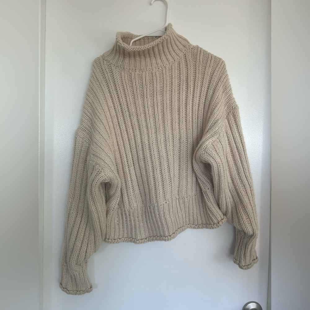 H&M oversized chunky beige sweater M